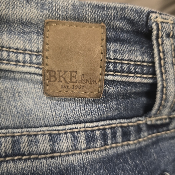 BKE Distressed Denim Shorts - Picture 3 of 12